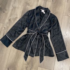 Victoria’s Secret Monogram Black Pajama Robe Top Size Medium